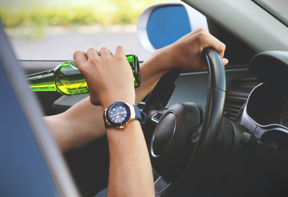 Autofahren unter Drogen- und Alkoholeinfluss
