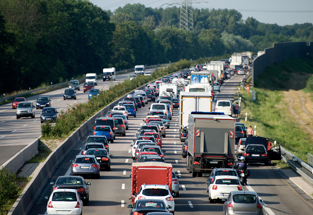 Stau: Richtiges Verhalten und Stauursachen